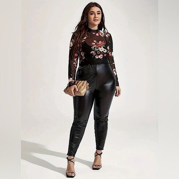 NIP--Floral Mesh Long Sleeve Top - Picture 1 of 5